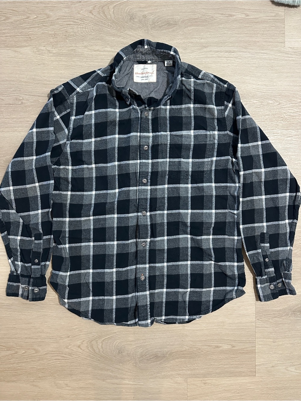 Weatherproof Men's Black & Gray Plaid Long-Sleeve Button-Down Shirt
